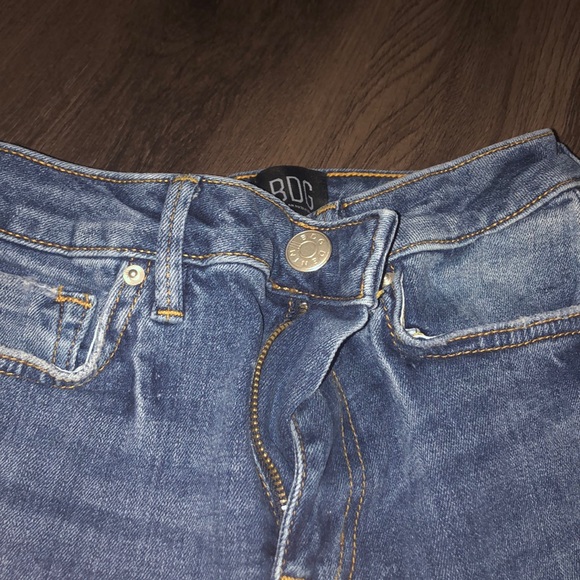 URBAN OUTFITTERS dark partially ripped jeans - Picture 3 of 4